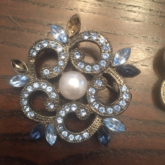 Bundle of Vintage Brooches - Picture 4 of 8